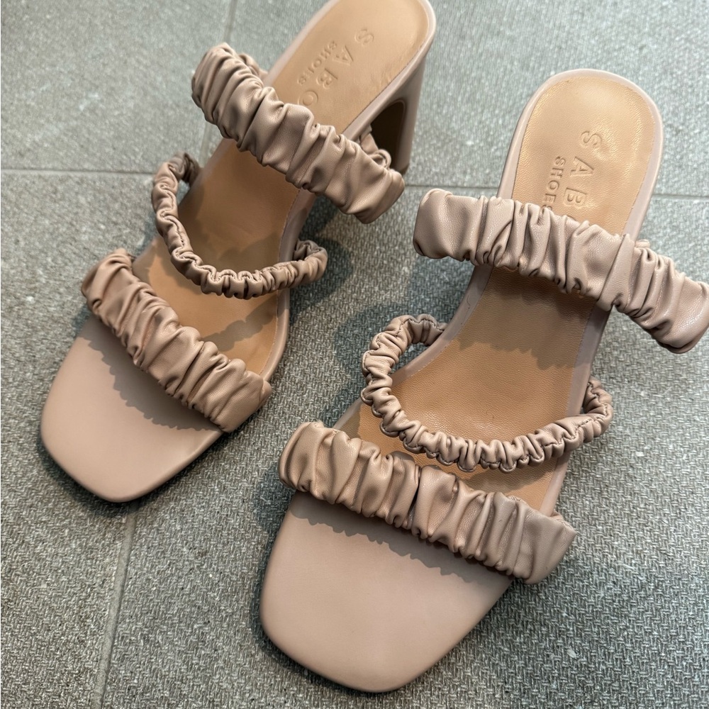 NWT SABO Women's Stylish Beige Sandals
